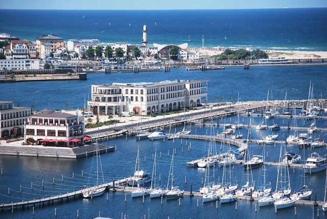 Aerial_view_Yacht_Harbour_Residence_Rostock_Yachthafenresidenz_Hohe_Dne_1