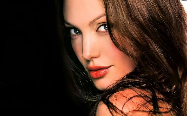 Angeline-Jolie-Featured