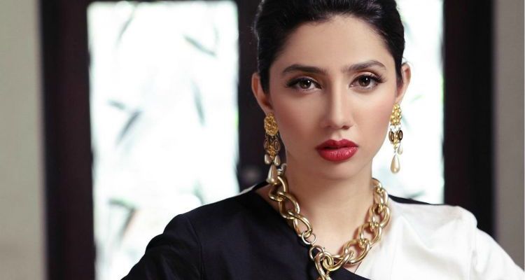 mahira-khan-hot-7