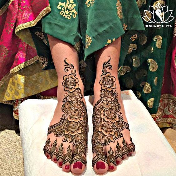 unique-mehndi-design-feet-5