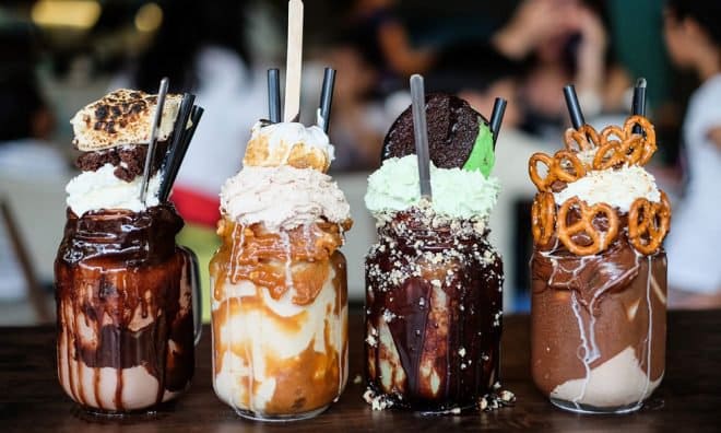 Best Freakshakes in Mumbai available in 5 Eateries In Mumbai