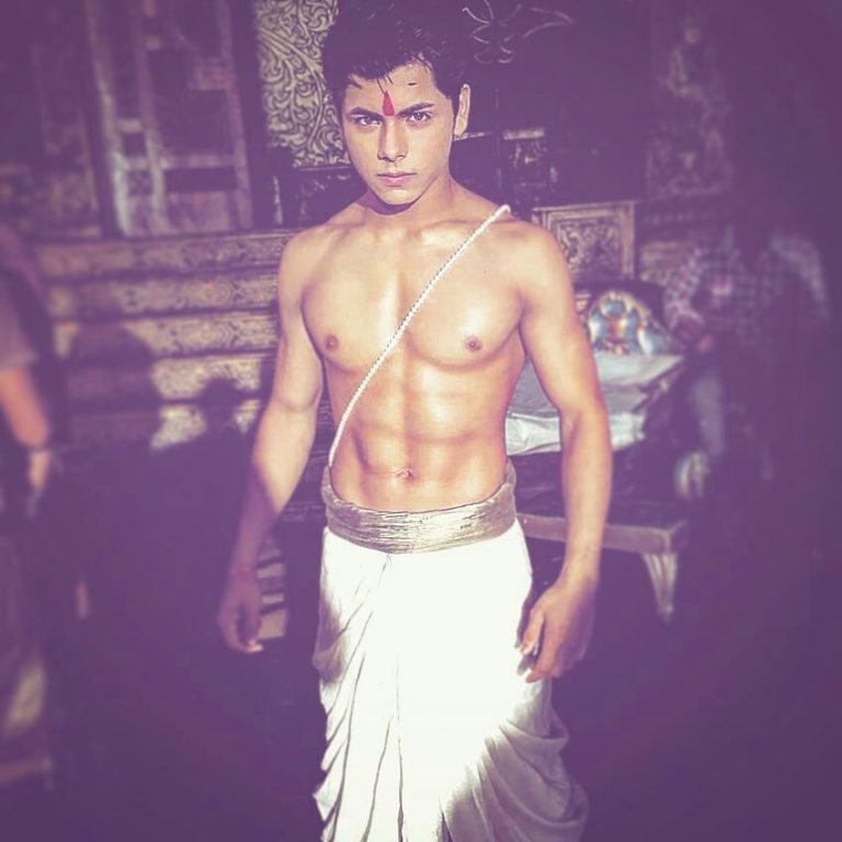 Pics Of Siddharth Nigam His Abs Will Make You Forget Everything Else